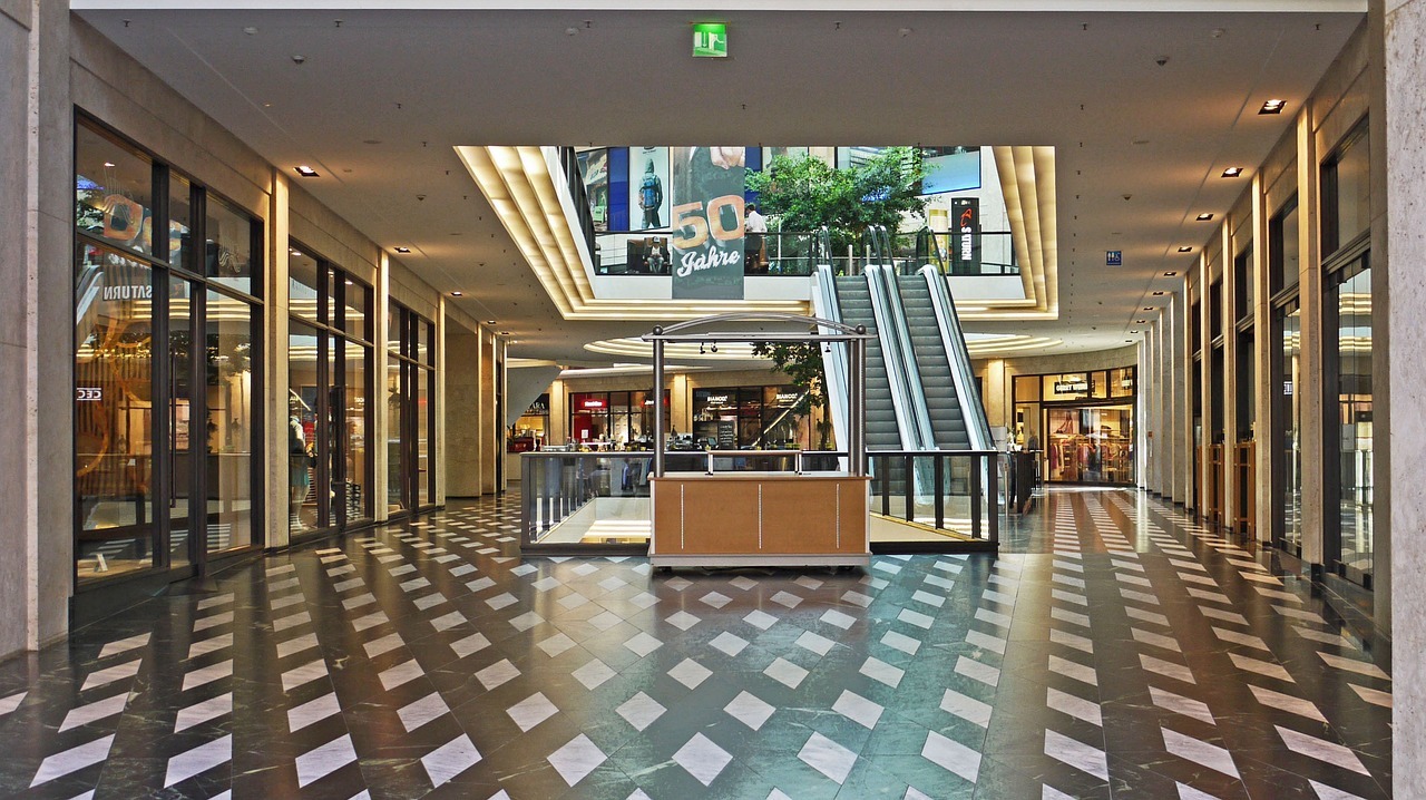 Shopping mall cleaning company in santa cruz